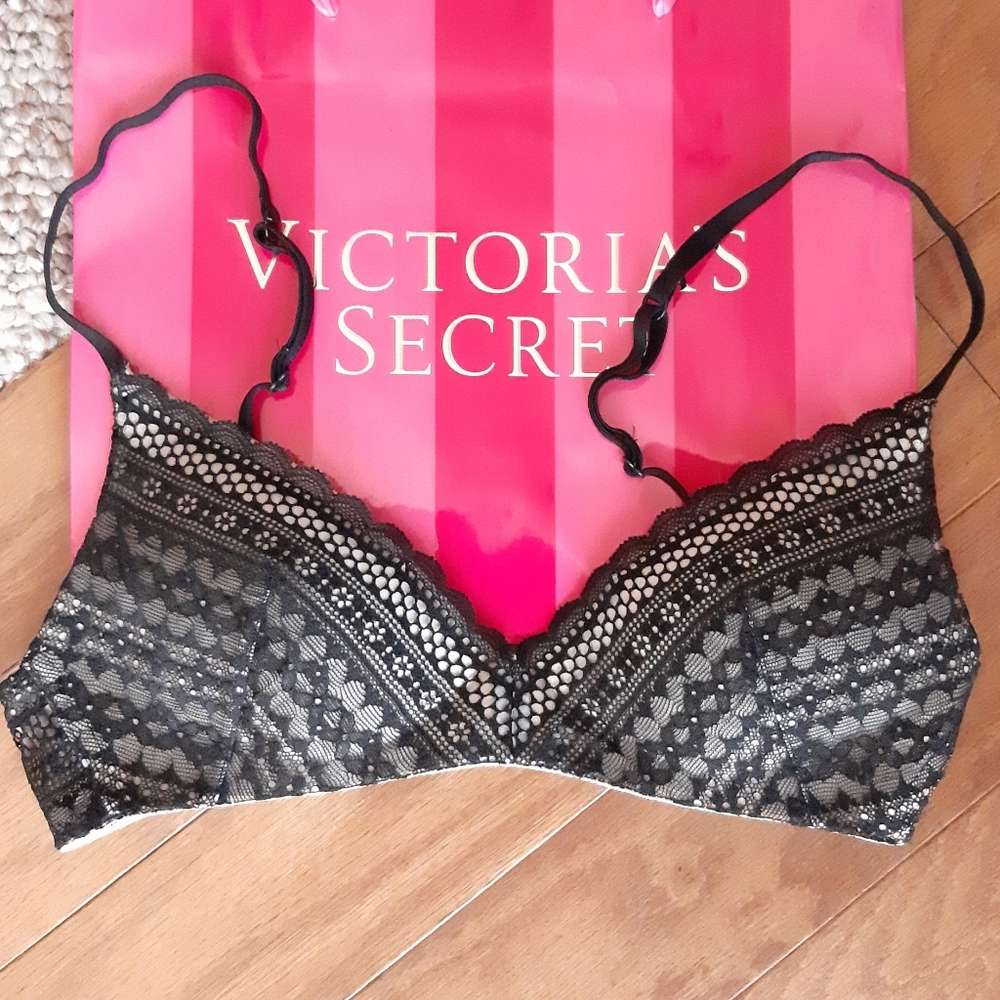 Victoria's Secret No Wire Bra size 32A - Picture 2 of 9